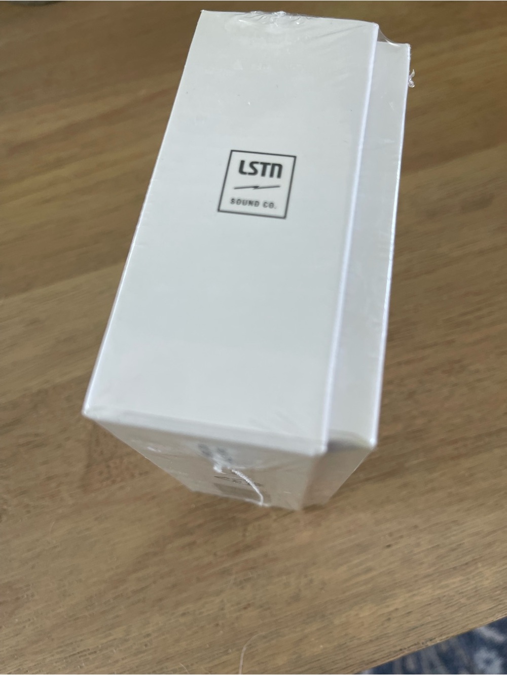 Wanderlust Portable Speaker by Wanderlust — White Fabric with Gold Trim - Picture 7 of 8